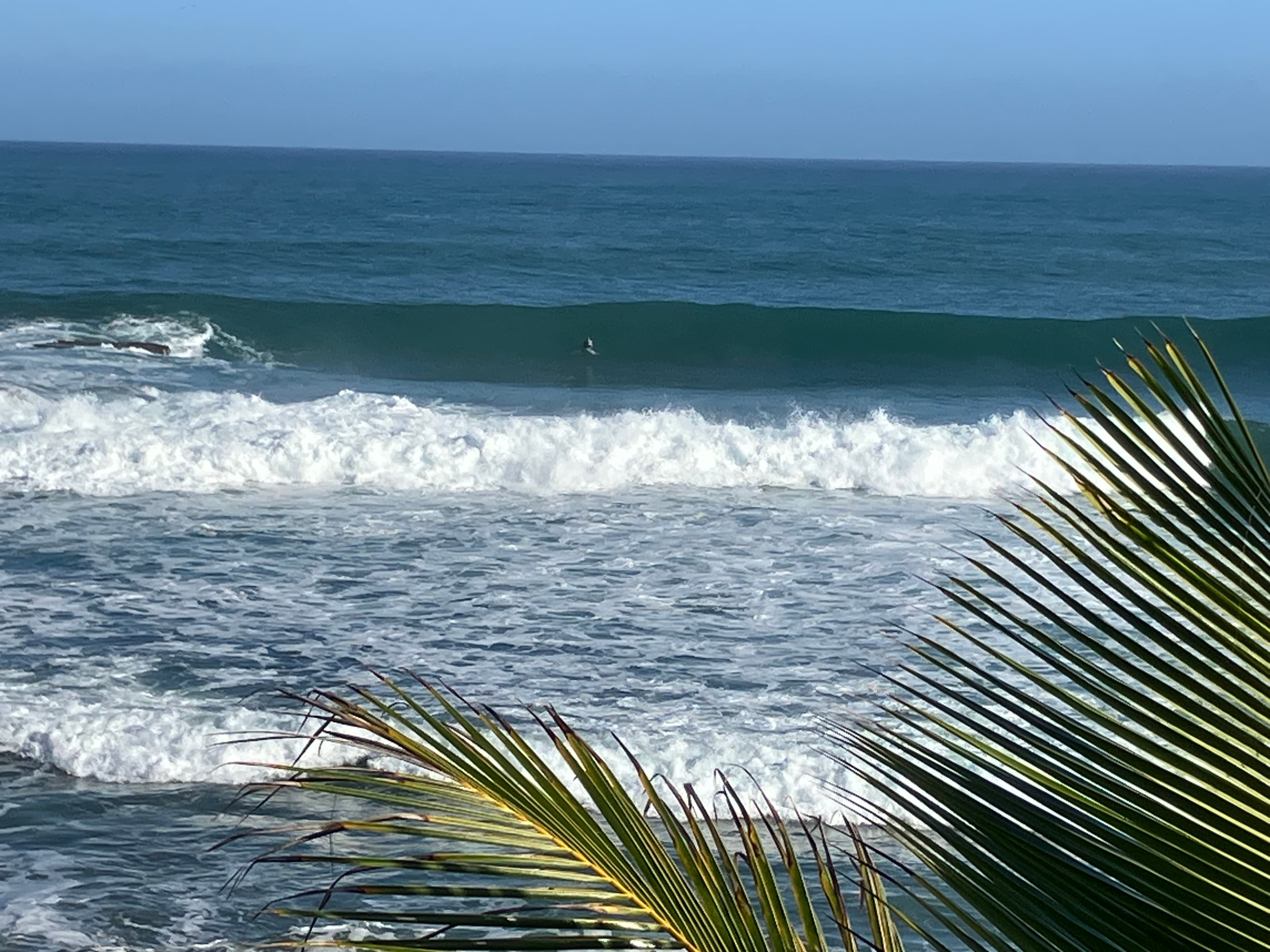 Powerful surf conditions along the Arenas Negra coastline