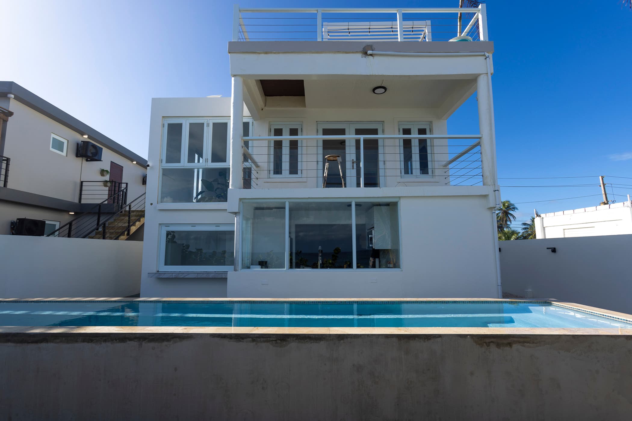 Alternate front exterior of Arenas Negra